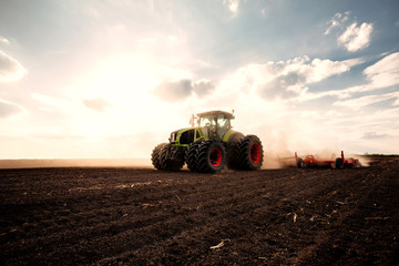 Tractor on a field © bernardbodo