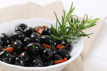 black olives with dried tomatoes