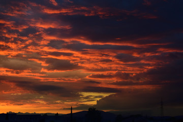 spettacolare cielo nuvoloso al tramonto   © Simona Bottone