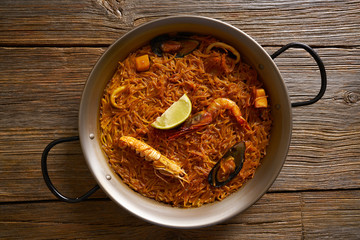 Fideua seafood Paella recipe for two of Spain © lunamarina