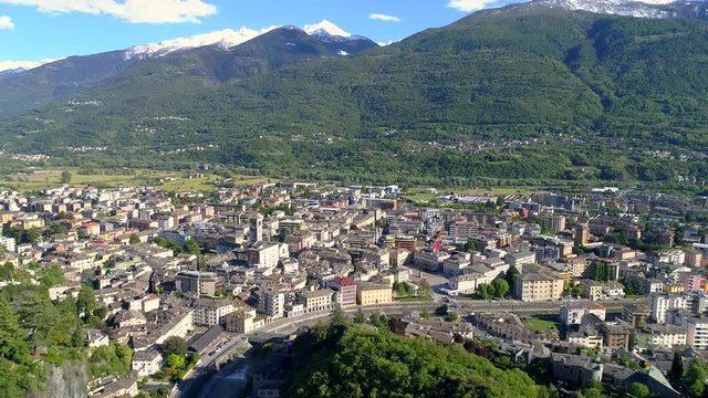 Aerial 4K - Sondrio - Valtellina (IT) - Vista aerea della città verso sud