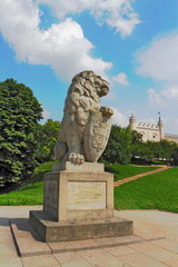 Fototapeta premium Lublin, Löwe vor Schloss Lublin