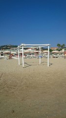 struttura sulla spiaggia