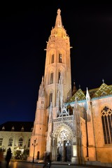 Bastione dei Pescatori in notturna (Budapest)