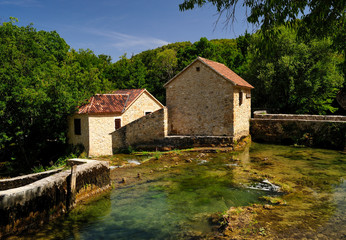 Fototapeta na wymiar Lehrpfad „Skradinski buk“, Fluss Krka, Nationalpark Krka, Region Sibenik-Knin, Mitteldalmatien