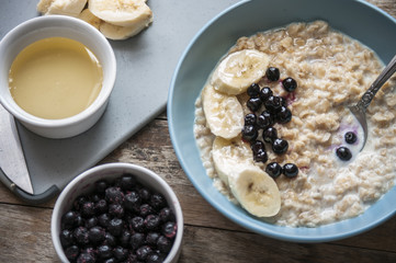 Breakfast: oatmeal with bananas and blueberries