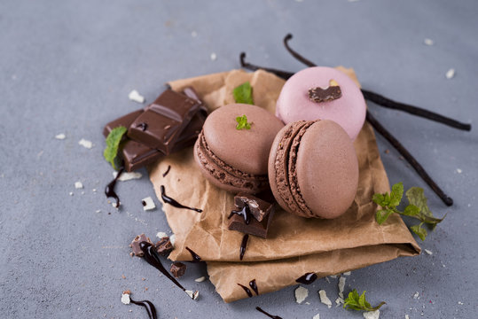 Chocolate Macaroons With Mint