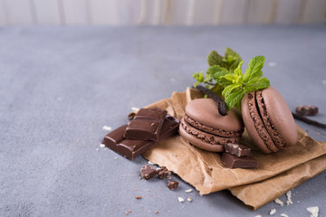 Chocolate macaroons with mint