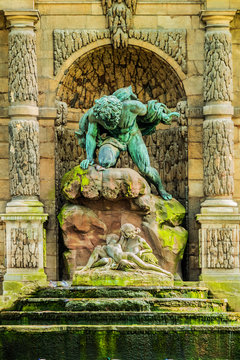 Medici fountain (1630). Jardin du Luxembourg. Paris, France.