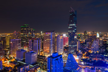 Fototapeta na wymiar Bangkok Cityscape in Business district with high building at night