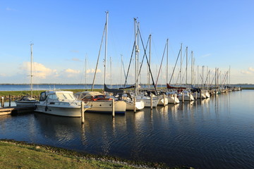 Fototapeta na wymiar Jachthafen in Herkingen