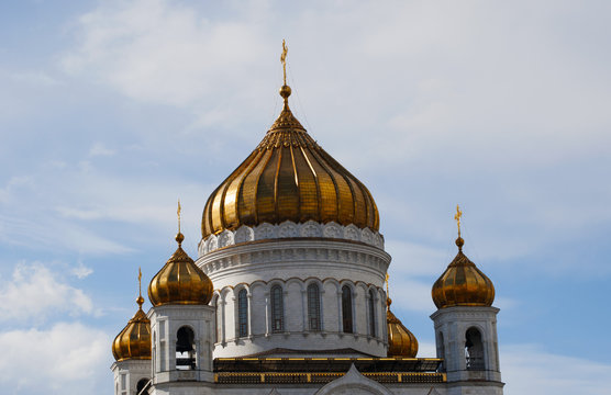 Mosca, Russia, 26/04/2017: dettagli delle cupole della Cattedrale di Cristo Salvatore, la più alta chiesa cristiana ortodossa del mondo