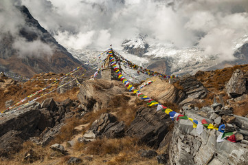 Flagi modlitewne, Annapurna Base Camp, Nepal, Himalaje - obrazy, fototapety, plakaty