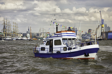 Boot im Hamburger Hafen