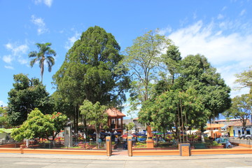 Parque principal. T&aacute;mesis, Antioquia, Colombia.