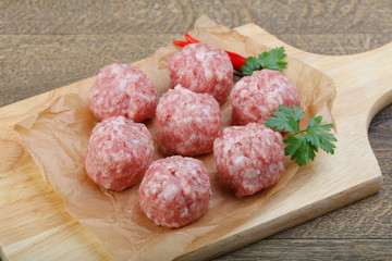 Raw meatball