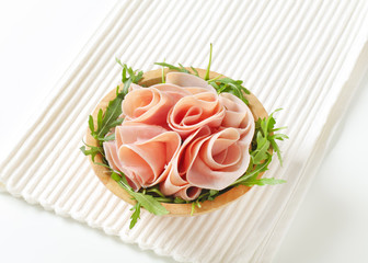 arugula salad with ham