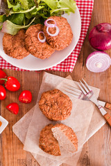 Meatballs with salad.