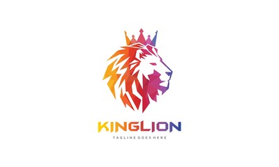 Naklejka premium Kolorowe logo króla lwa - wielokątne wektor głowa lwa