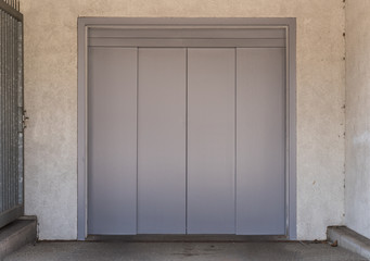 Schiebetor einer Tiefgarage