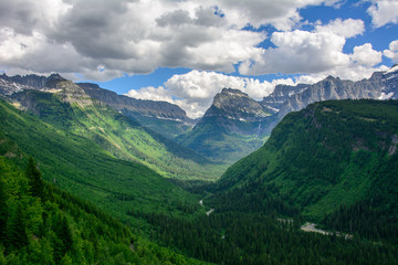 Fototapeta na wymiar Valley in the mountains of Glacier National Park, Montana