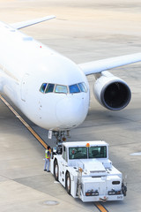 飛行機の出発 -大阪国際空港-