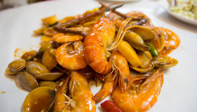 Shrimp baked with sauce