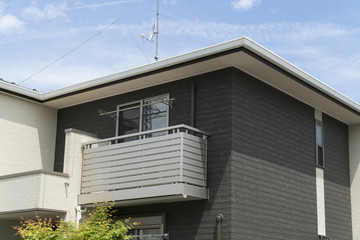 Fototapeta premium 戸建て住宅 目隠しデザインフェンス アルミ製 横スリット
