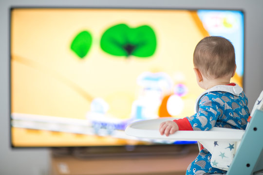 Baby Watching Cartoons On TV (6 Months Old).