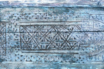 Pattern of purple retro carved wood ornament