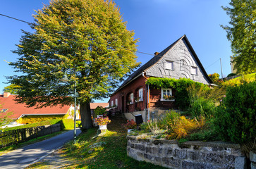 historisches Umgebindehaus, Hinterhermsdorf, Landkreis Sächsische Schweiz-Osterzgebirge, Sachsen, Deutschland