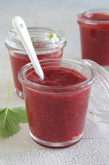 Erdbeer-Chia-Marmelade (zuckerfrei)