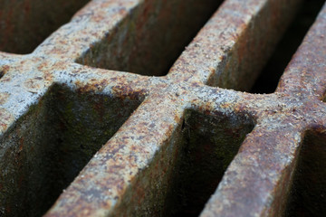 The drain grid is close - selective focus
