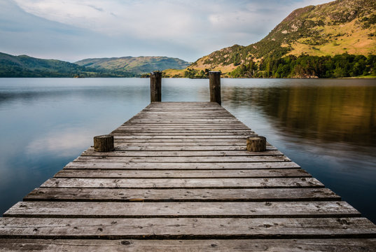 Fototapeta pier on lake
