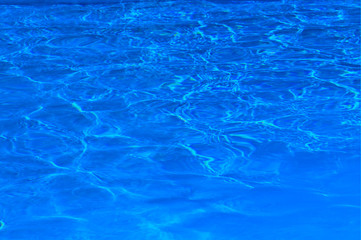 eau bleue de piscine