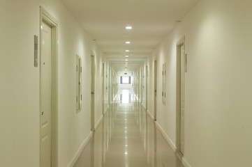 Obraz premium Walkway inside condominium.