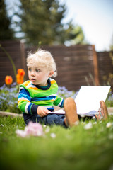 im Garten Buch lesen