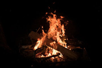 feu camp flamme chaleur réchauffer cheminé bois brûler réchauffer hiver camper camping