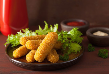 mozzarella cheese sticks with ketchup