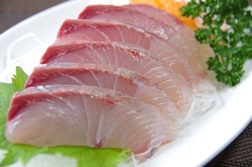 ヒラマサの刺身