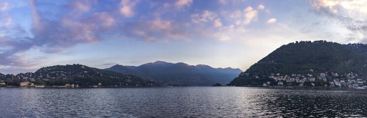 Como, Italien bei Sonnenaufgang