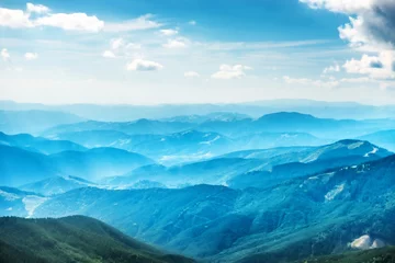 Abwaschbare Fototapete Blaue Berge und Hügel © Pavlo Vakhrushev