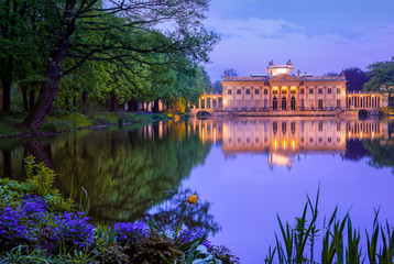 Pałac na Wodzie, Łazienki Królewskie - a Neoclassist palace in Warsaw as seen by night