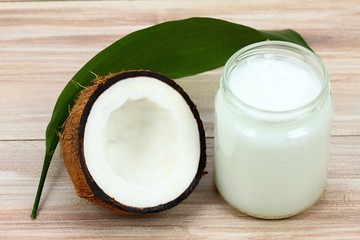 Obraz na płótnie Canvas Organic coconut oil 