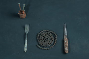 Metal dinner