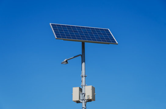Solar powered lamppost