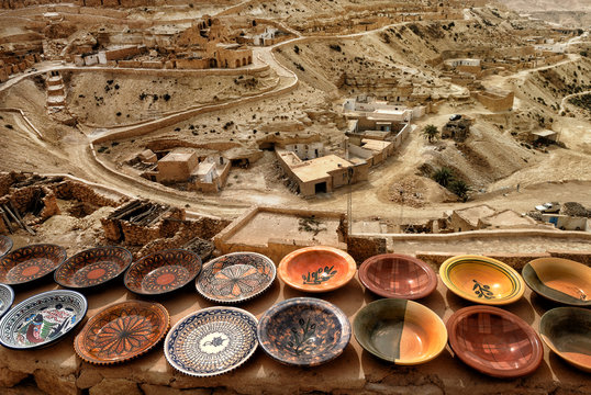 Tunisian traditional Berber pottery, Chenini, Ksour, Tunisia