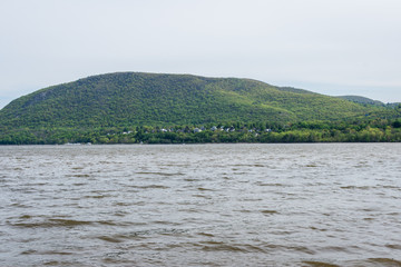 Fototapeta na wymiar Plum Point State Park Overlooking the Hudson River in Upstate New York