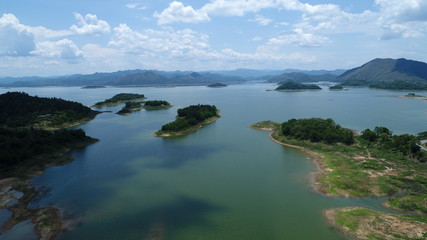 Fototapeta na wymiar Thailande Kaeng Krachan Dam