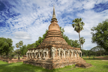 Fototapeta na wymiar Wat Chang Lom in Sukhothai Historical Park is a historic site,Sukhothai,Thailand